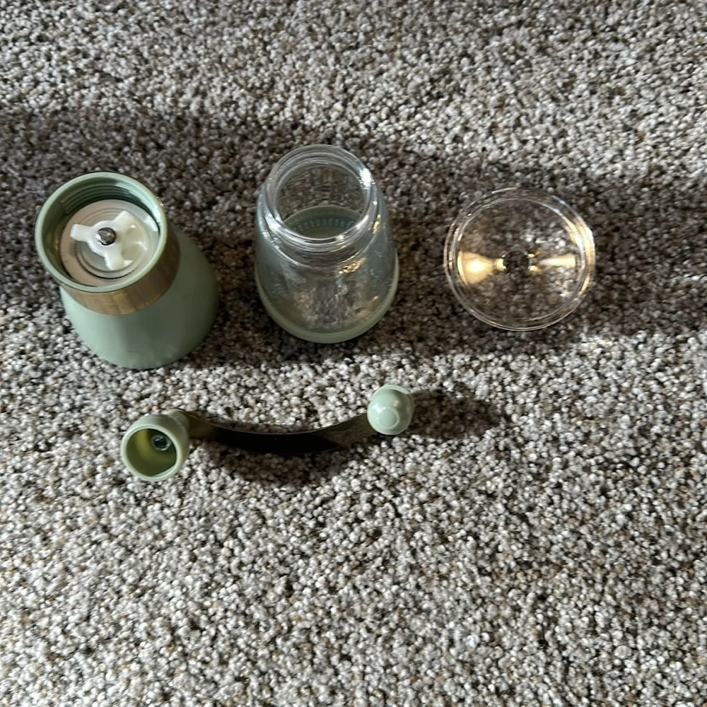 Coffee Grinder, Like New, Manual - Picture 4 of 4